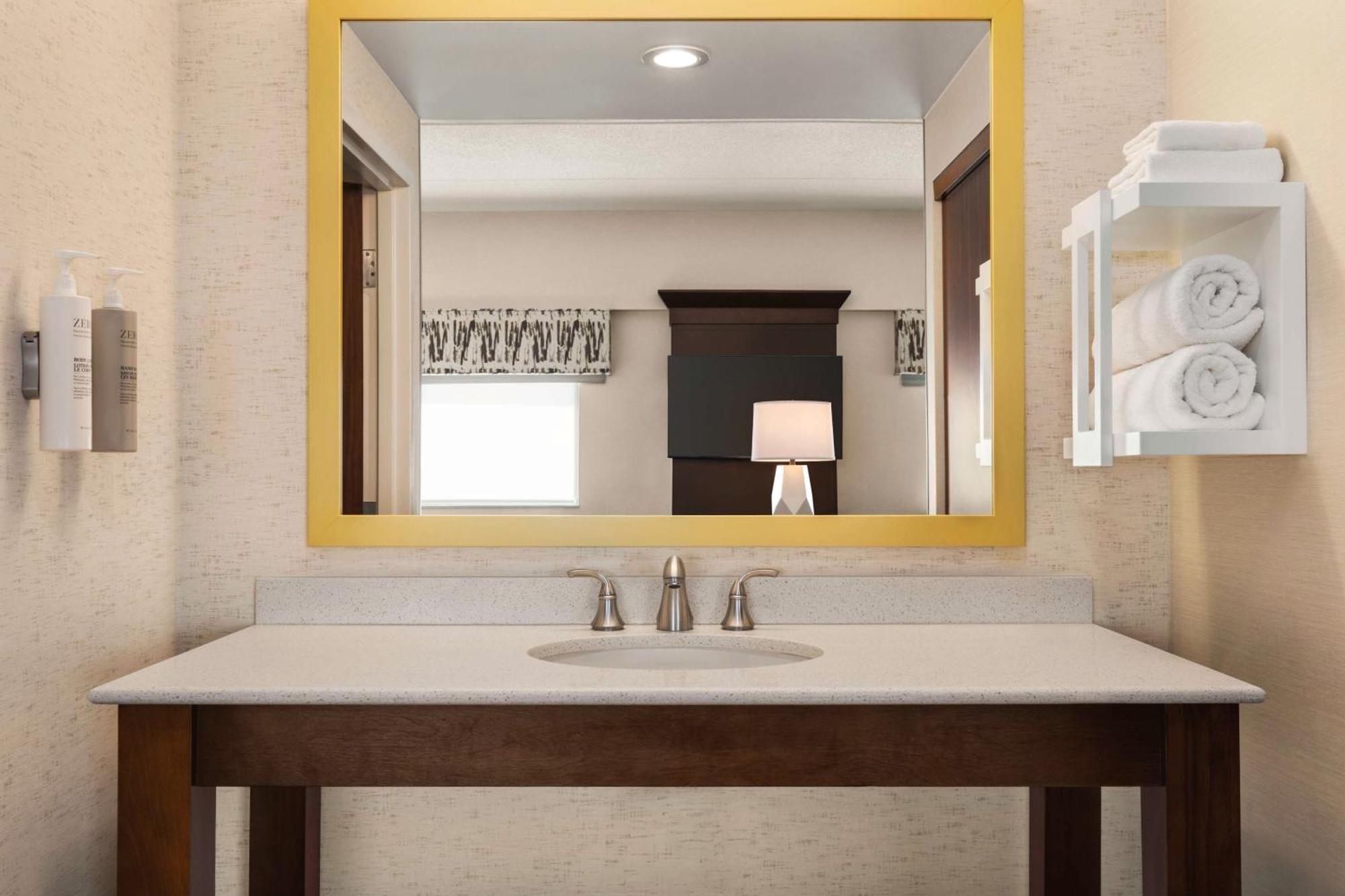 Hampton Inn & Suites Pittsburgh Waterfront West Homestead Екстериор снимка