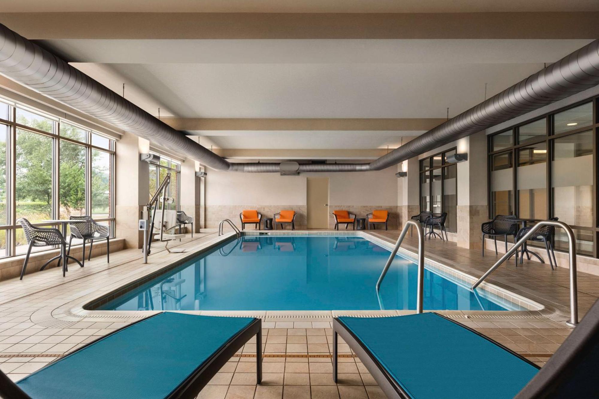 Hampton Inn & Suites Pittsburgh Waterfront West Homestead Екстериор снимка