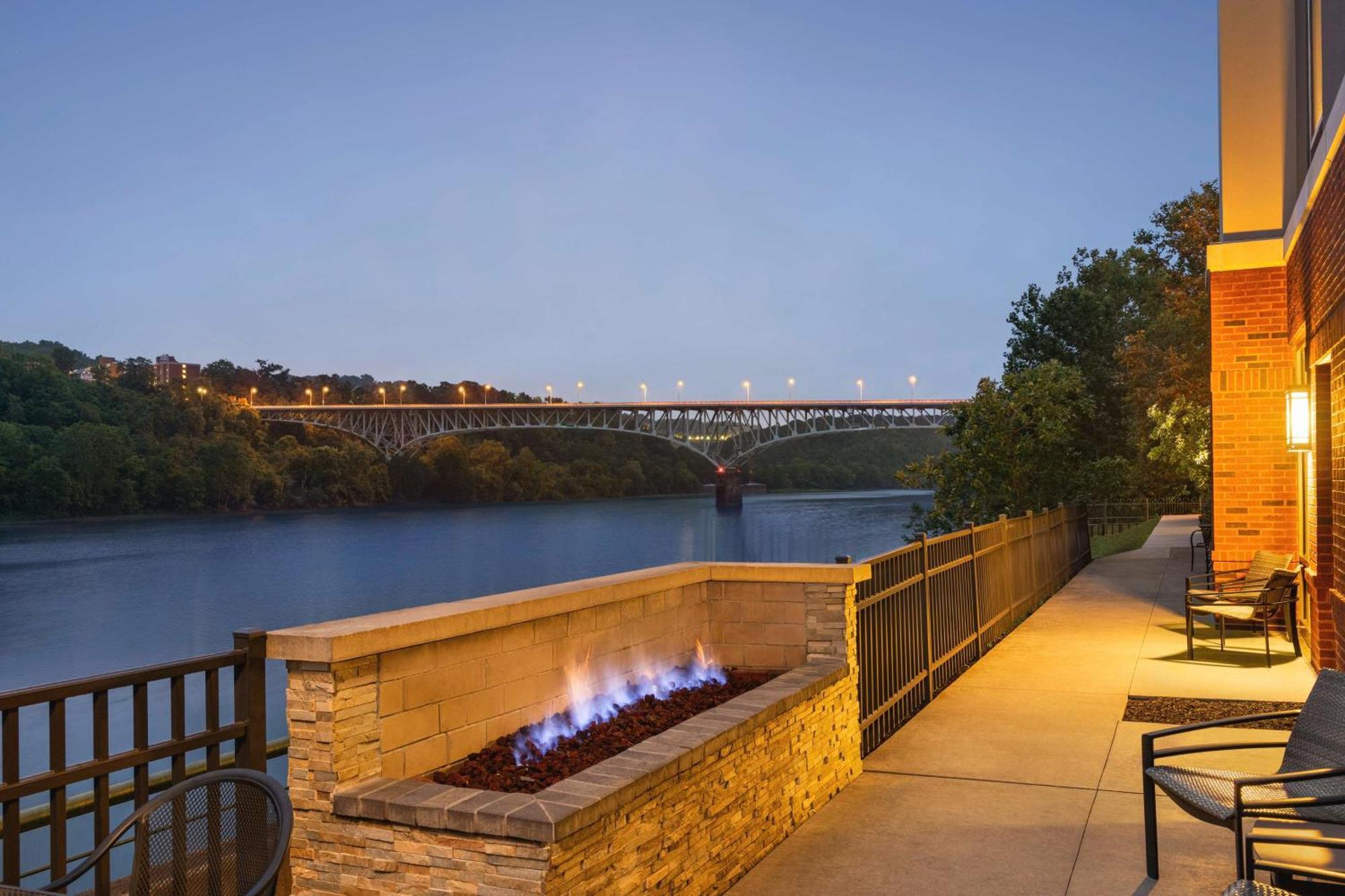 Hampton Inn & Suites Pittsburgh Waterfront West Homestead Екстериор снимка